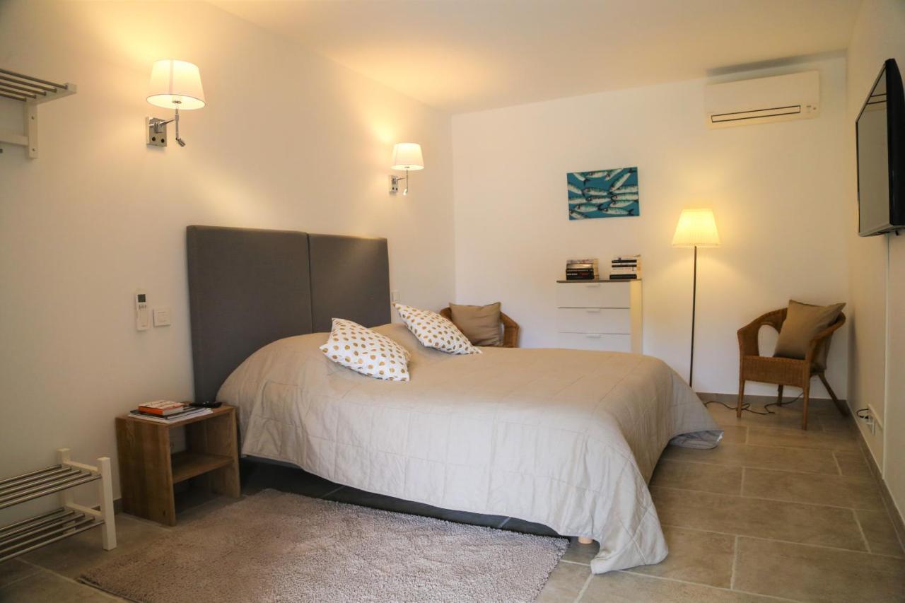 Domaine De La Font Des Peres - Teritoria Hotel Le Beausset Eksteriør billede