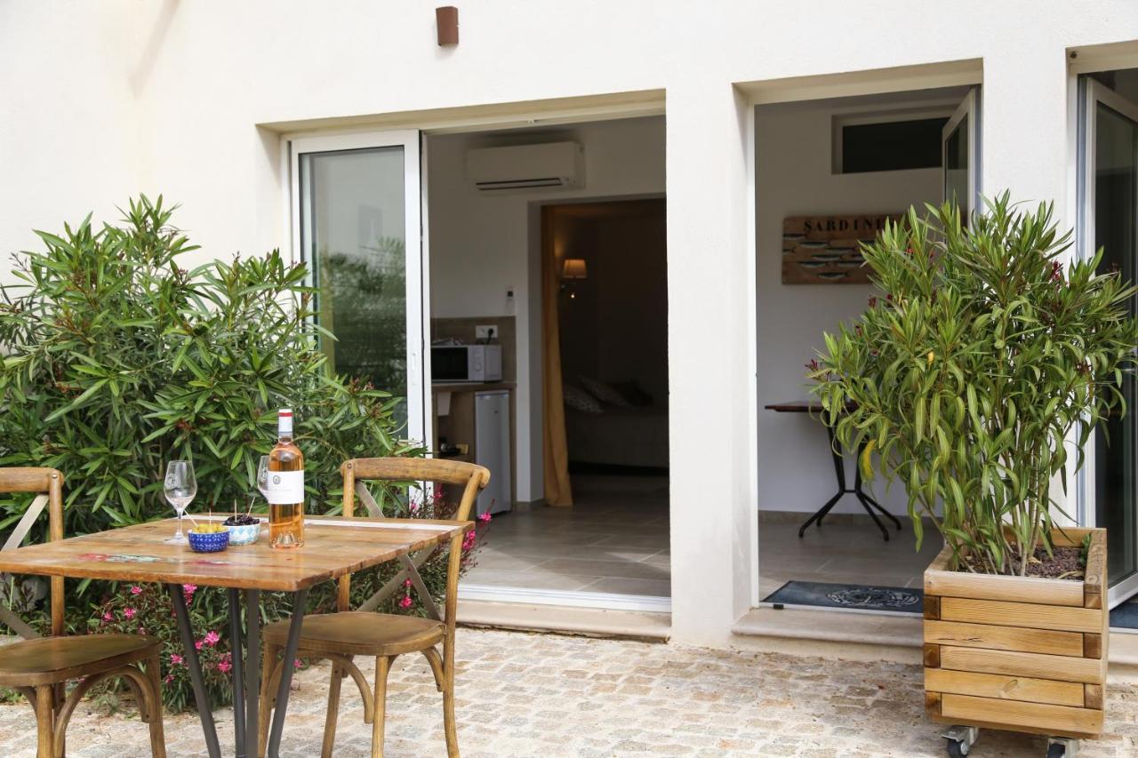 Domaine De La Font Des Peres - Teritoria Hotel Le Beausset Eksteriør billede