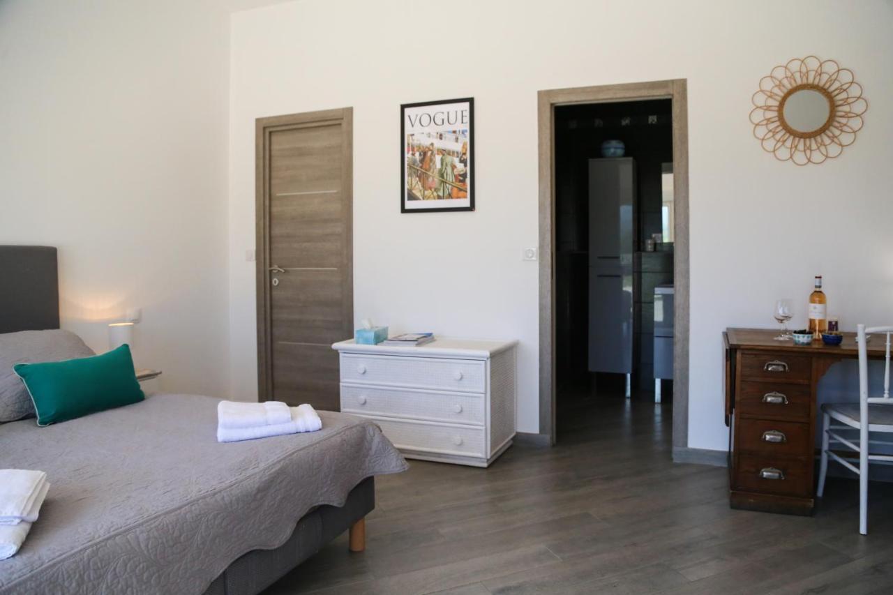 Domaine De La Font Des Peres - Teritoria Hotel Le Beausset Eksteriør billede